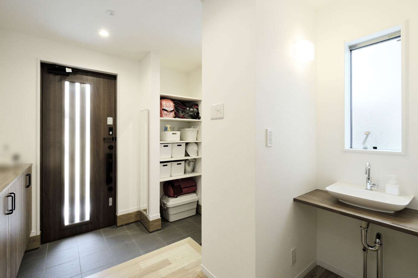 大原建設（パナソニックビルダーズグループ） 【緑を感じるルーフバルコニーのある33坪の郊外の家／間取り有】小上がり付きの広々ＬＤＫを叶えた屈強構造の建築実例画像9