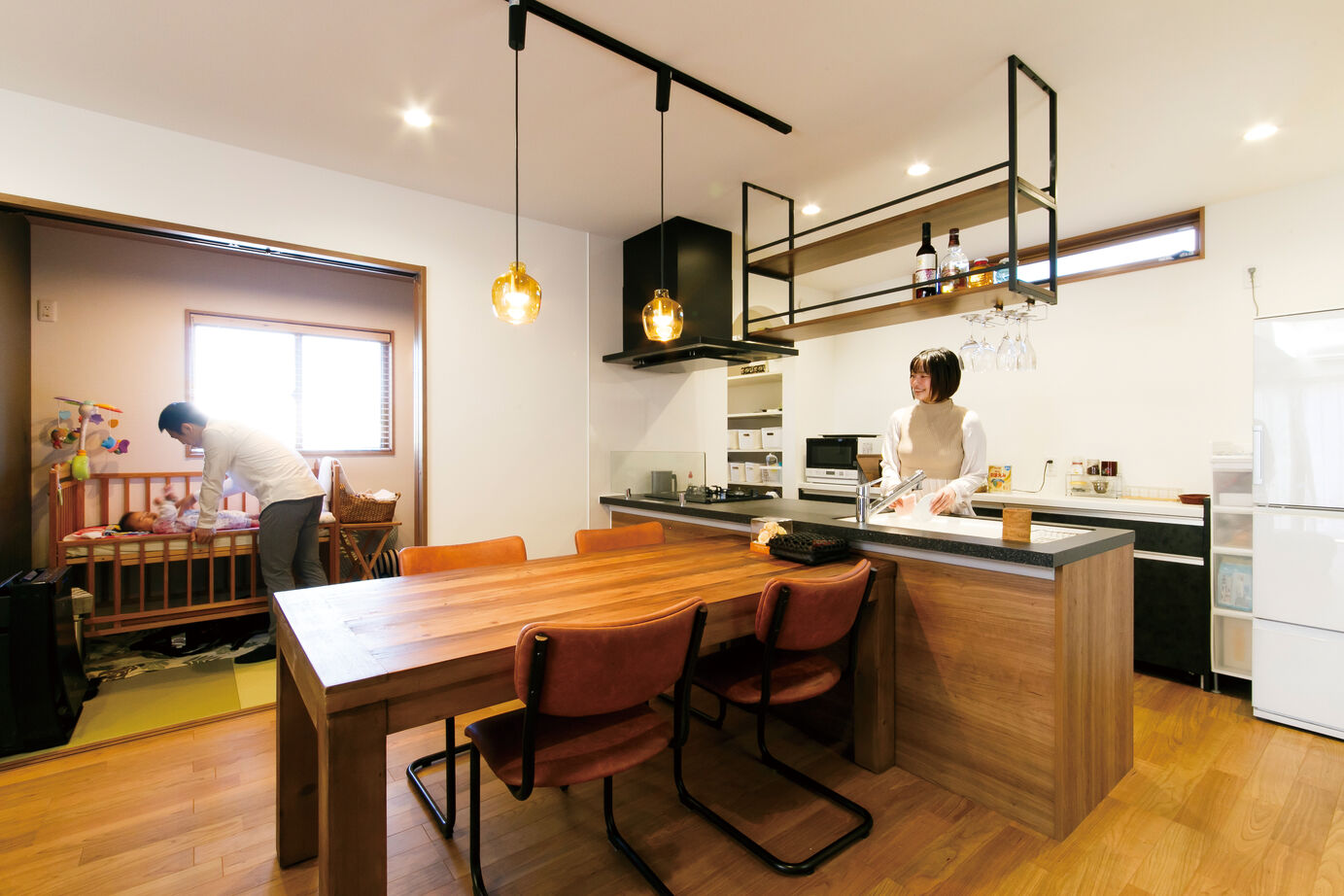 大原建設（パナソニックビルダーズグループ） 【コミックルームのある34坪の郊外の家／間取り有】家族との繋がりを感じつつ、ひとりの時間も満喫できる家の建築実例画像4