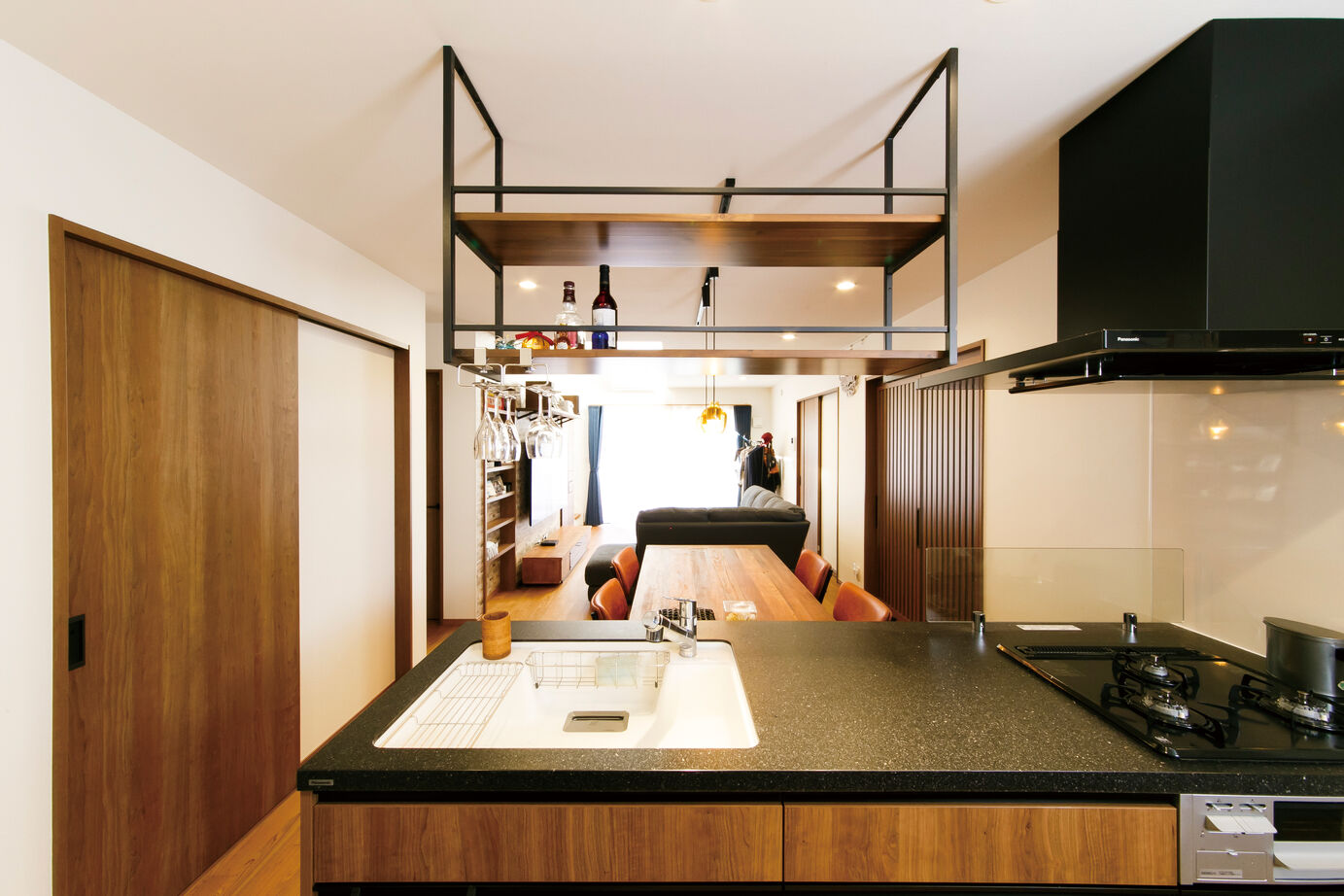 大原建設（パナソニックビルダーズグループ） 【コミックルームのある34坪の郊外の家／間取り有】家族との繋がりを感じつつ、ひとりの時間も満喫できる家の建築実例画像5