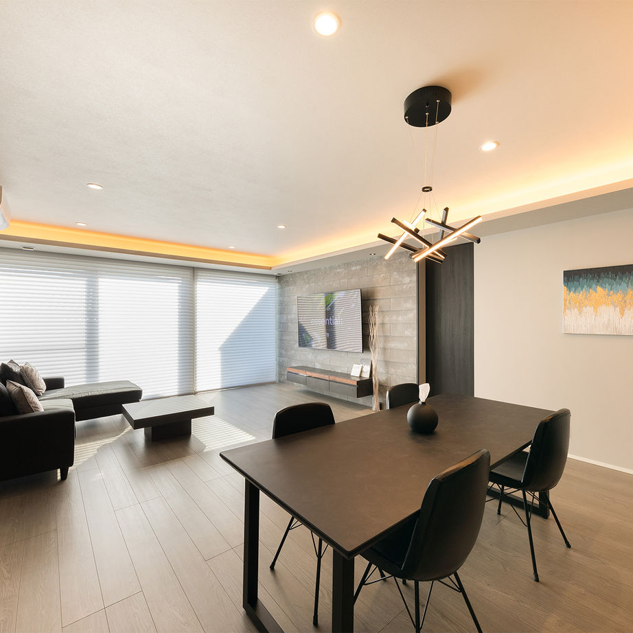 トータテハウジング 【テラス/共働き夫婦/収納充実】グレーインテリアで上品にまとめたオシャレな家の建築実例画像3