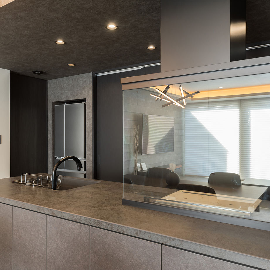 トータテハウジング 【テラス/共働き夫婦/収納充実】グレーインテリアで上品にまとめたオシャレな家の建築実例画像5