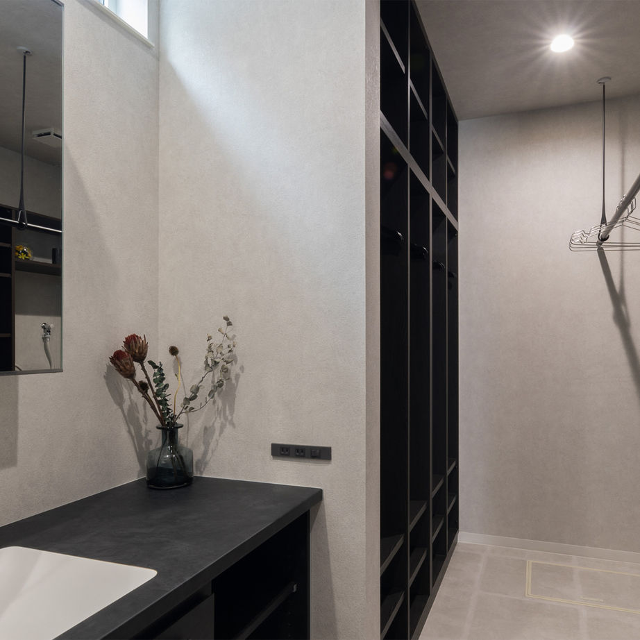 トータテハウジング 【テラス/共働き夫婦/収納充実】グレーインテリアで上品にまとめたオシャレな家の建築実例画像7