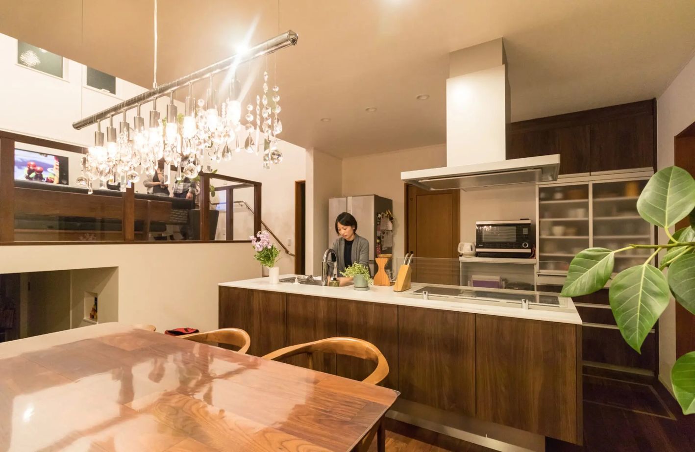 トータテハウジング 【吹き抜け/スキップフロア/造作家具】生活空間を分けて、ゆとりのある楽しいおうち時間を実現！の建築実例画像1