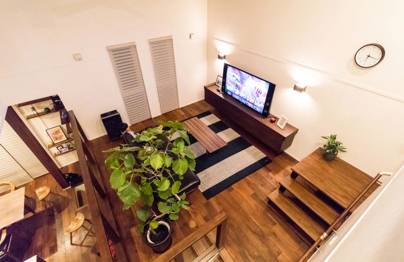 トータテハウジング 【吹き抜け/スキップフロア/造作家具】生活空間を分けて、ゆとりのある楽しいおうち時間を実現！の建築実例画像2