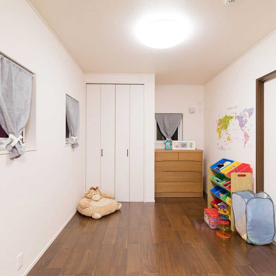 トータテハウジング 【吹き抜け/スキップフロア/造作家具】生活空間を分けて、ゆとりのある楽しいおうち時間を実現！の建築実例画像7