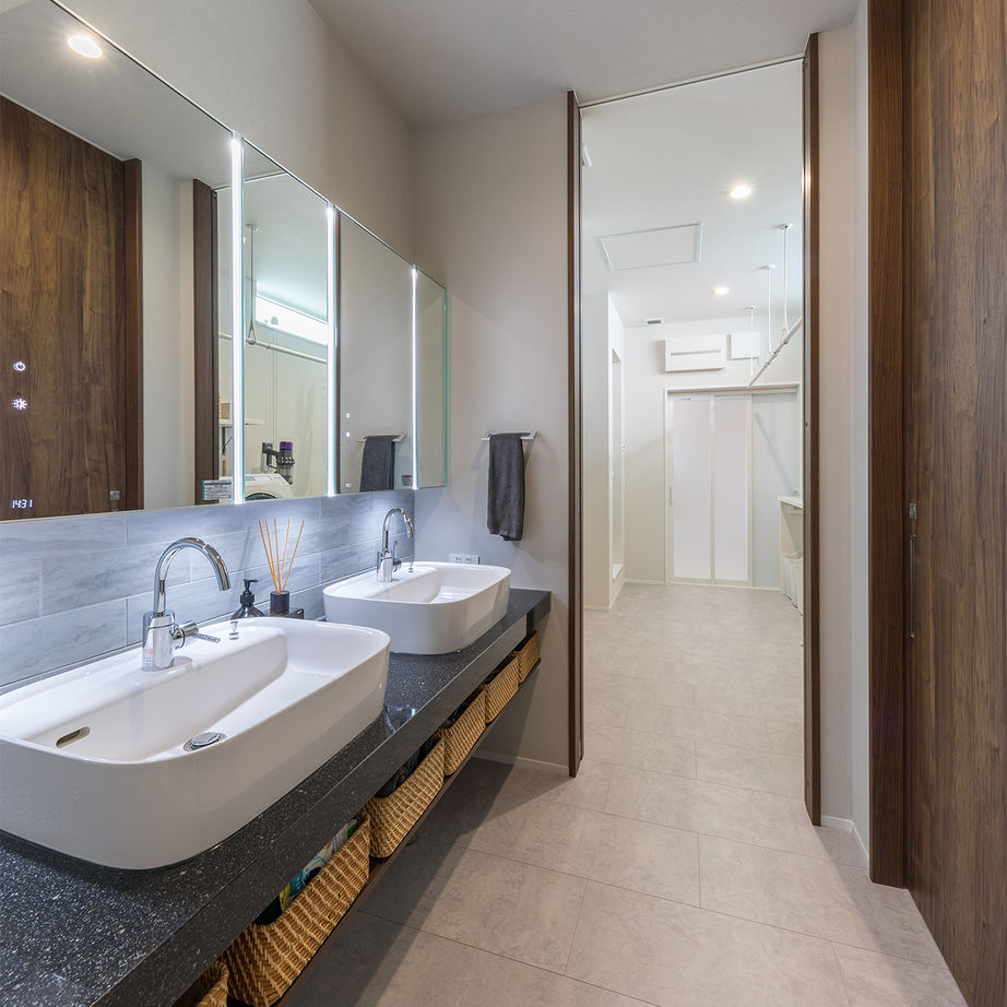 トータテハウジング 2台並列ビルトインガレージのある都市型モダン住宅。趣味を楽しみ、自然を眺め、アーバンスローライフ満喫の建築実例画像9