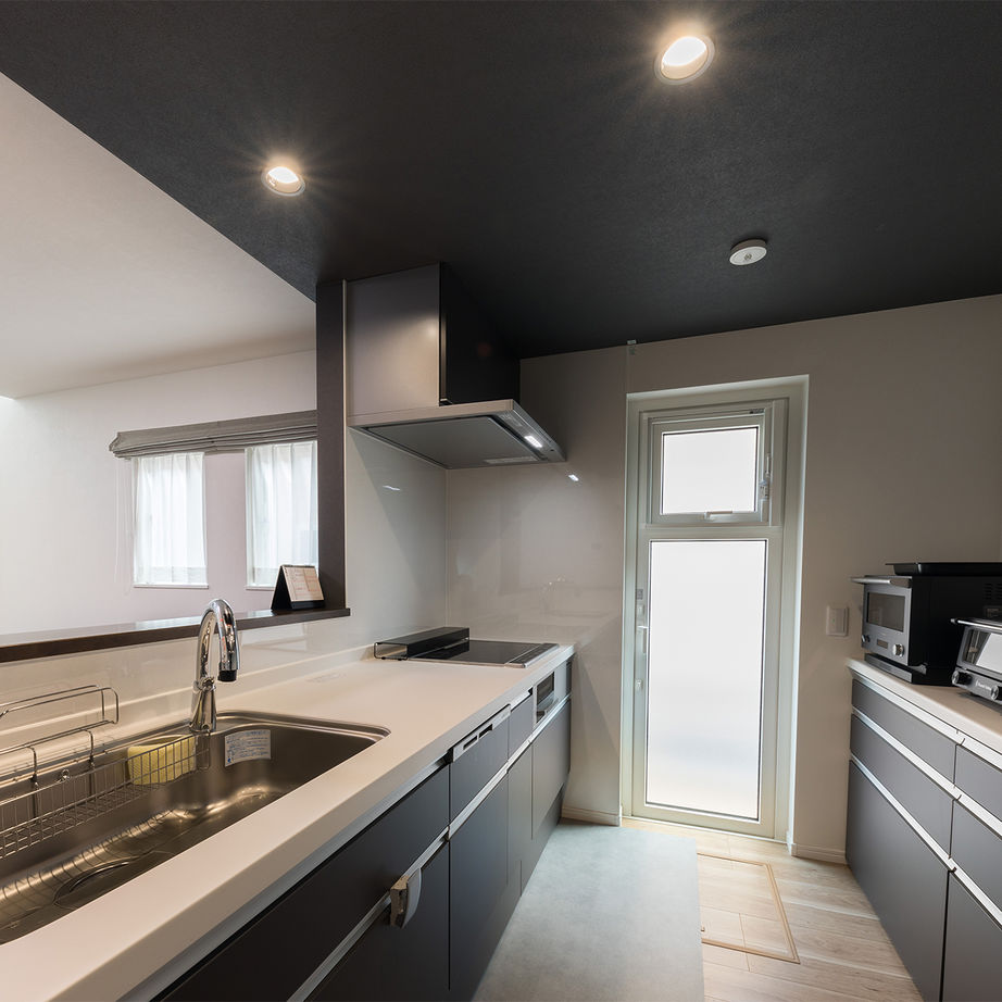 トータテハウジング シックモダンなモデルハウスのイメージをご家族のライフスタイルに合わせてカスタマイズ！の建築実例画像3