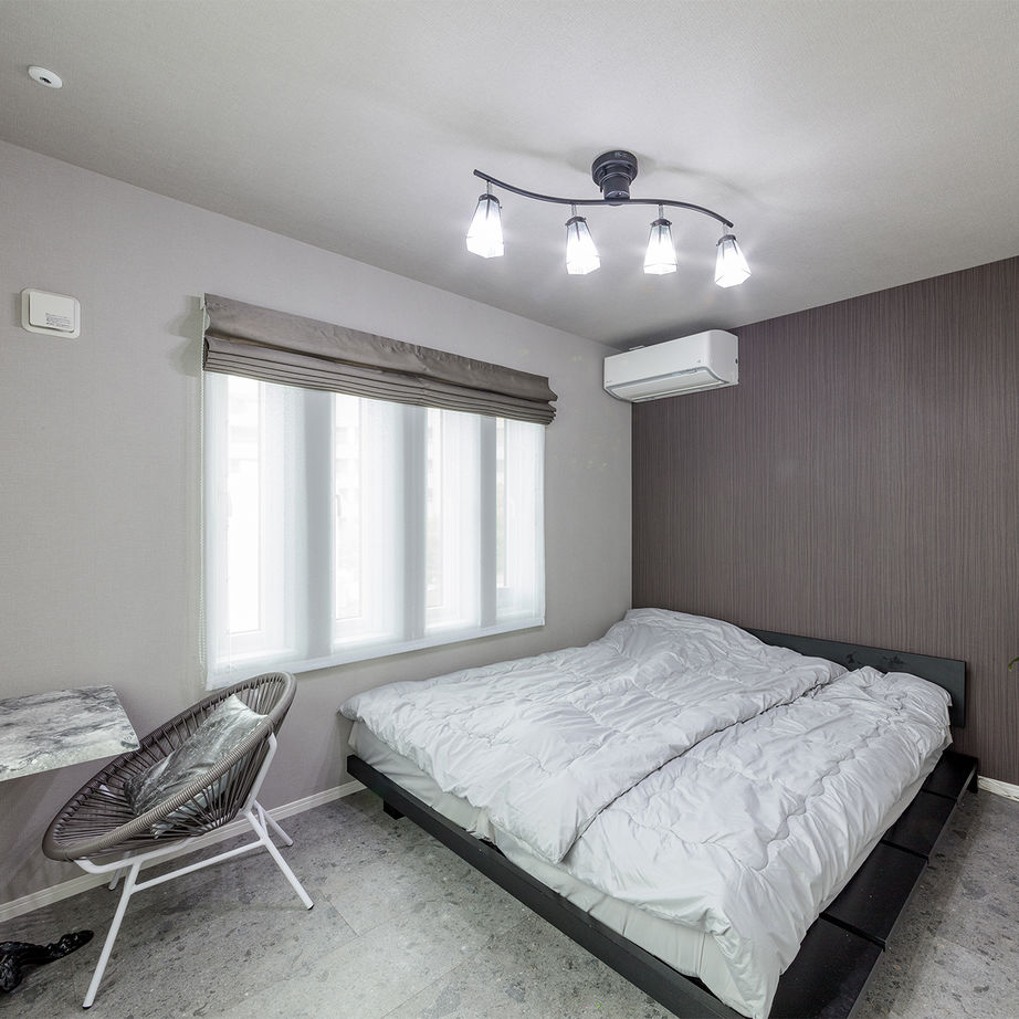 トータテハウジング 【中庭】と【３階ワイドバルコニー】が光あふれる開放感を創出。【エレベーター】のある３階建て2世帯住宅の建築実例画像9