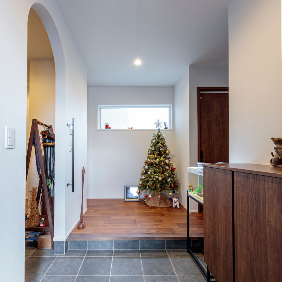 トータテハウジング 【インナーガレージ】と【中庭バルコニー】のある、光と風と空を感じられる「街なか３階建て」の建築実例画像2