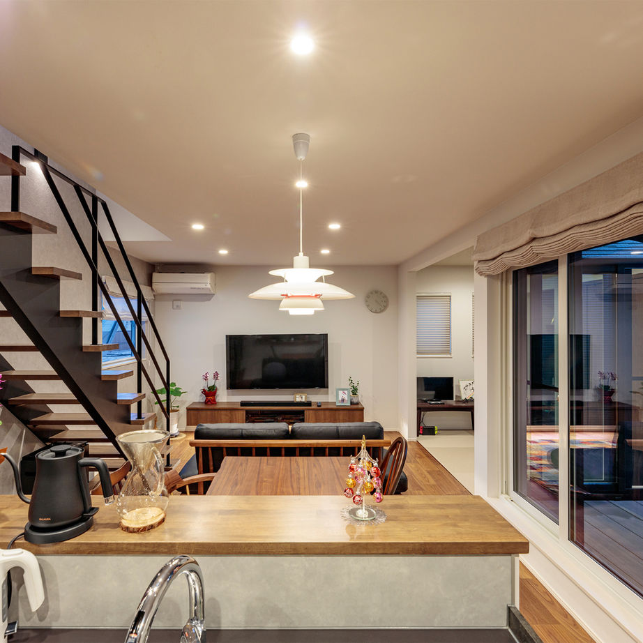 トータテハウジング 【インナーガレージ】と【中庭バルコニー】のある、光と風と空を感じられる「街なか３階建て」の建築実例画像4