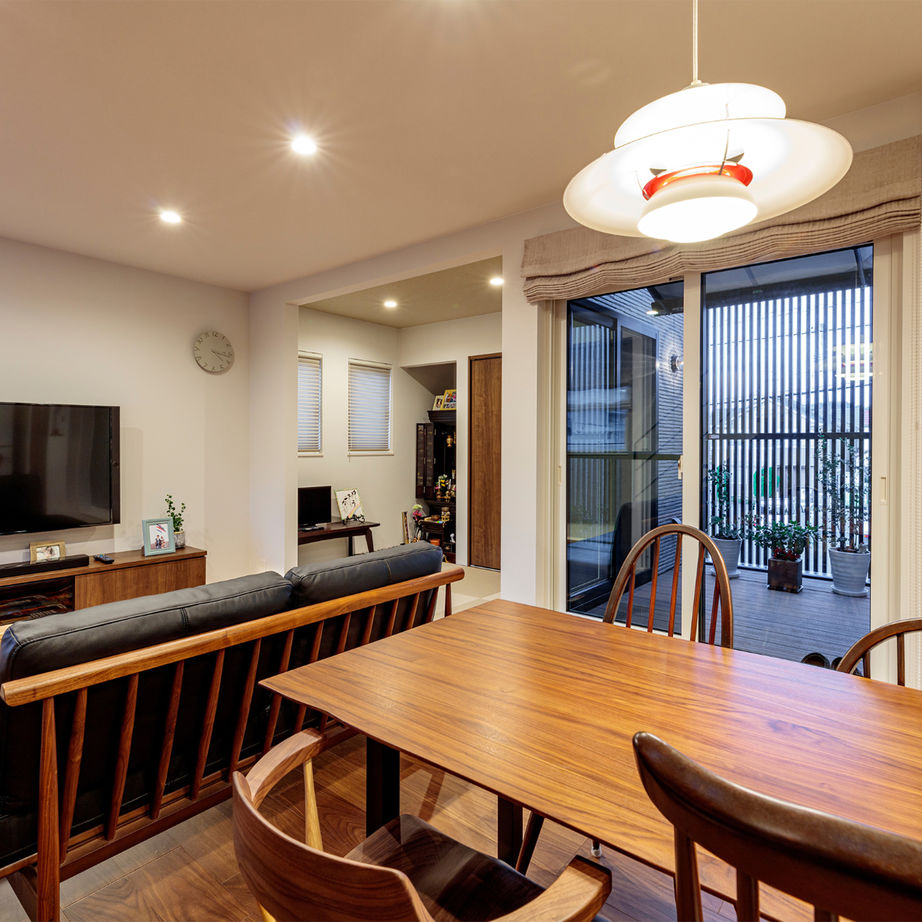 トータテハウジング 【インナーガレージ】と【中庭バルコニー】のある、光と風と空を感じられる「街なか３階建て」の建築実例画像6