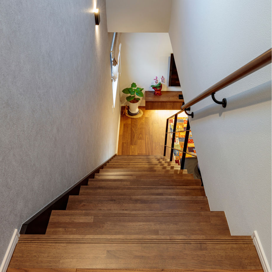 トータテハウジング 【インナーガレージ】と【中庭バルコニー】のある、光と風と空を感じられる「街なか３階建て」の建築実例画像9