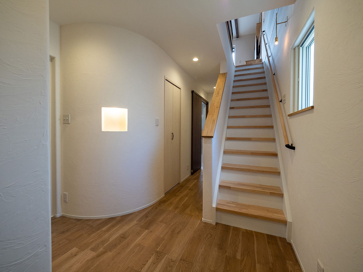 ドヒハウス 【2500万円～2999万円／木の空間／スケルトン階段】ログハウスみたいに開放的で自然体になれる家の建築実例画像7