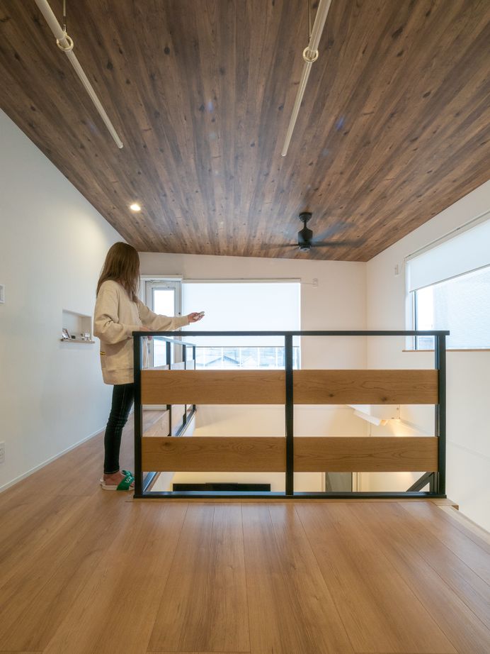 ドヒハウス 【2000万円台】ガレージをフル活用、「遊び」を楽しむ家。の建築実例画像4