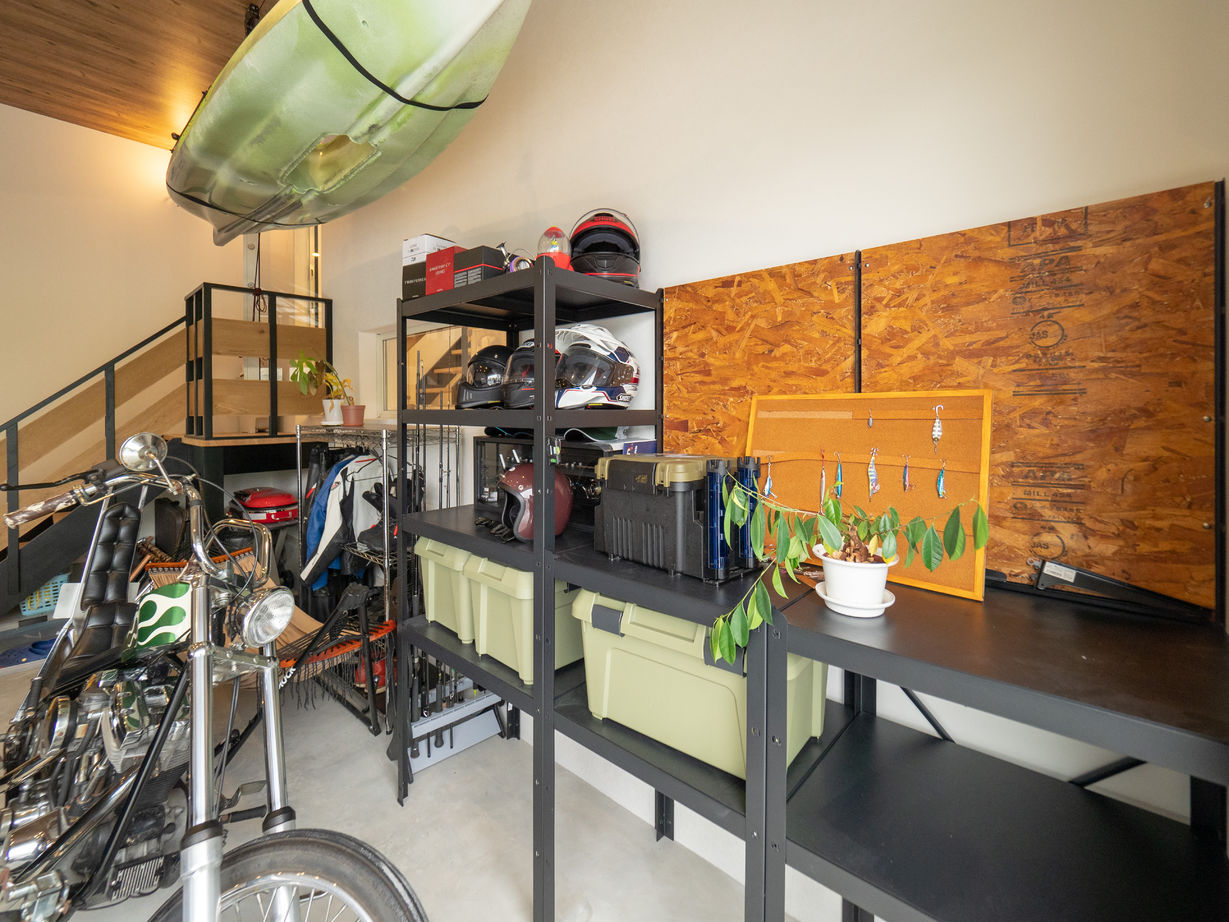 ドヒハウス 【2000万円台】ガレージをフル活用、「遊び」を楽しむ家。の建築実例画像5
