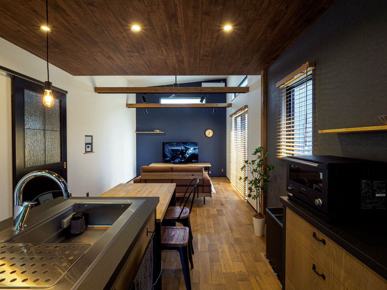 ドヒハウス 【間取り図有/1000万円台/平家/2LDK／ガレージ】男の夢実現平屋ガレージハウスの建築実例画像2