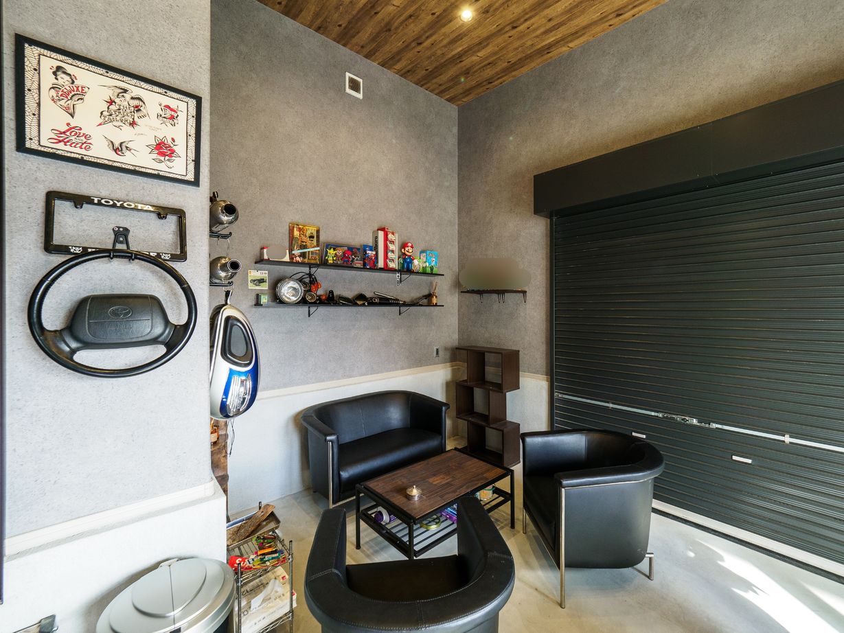 ドヒハウス 【2500万円～2999万円台／ガレージハウス】部屋からバイクを鑑賞アメリカンビンテージハウスの建築実例画像4