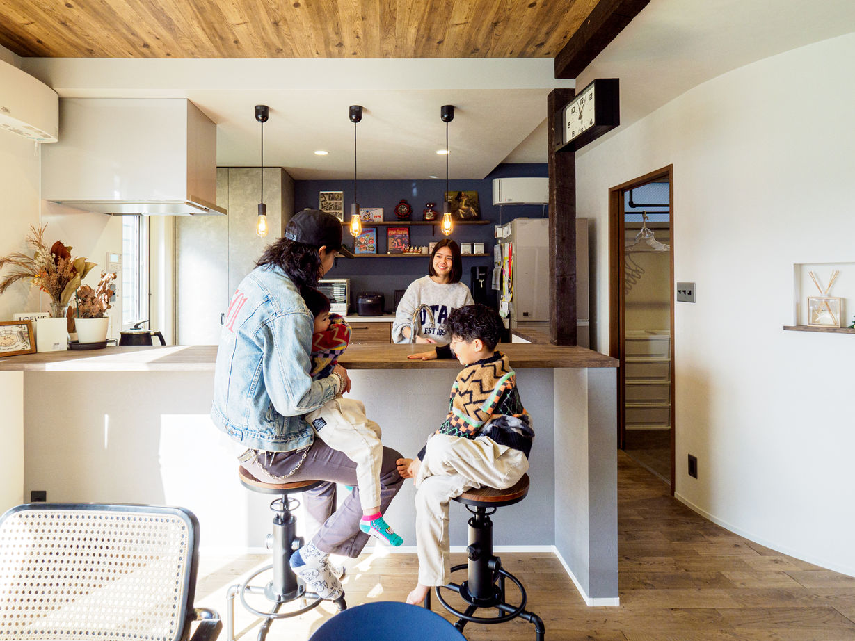 ドヒハウス 【2500万円～2999万円台／ガレージハウス】部屋からバイクを鑑賞アメリカンビンテージハウスの建築実例画像5