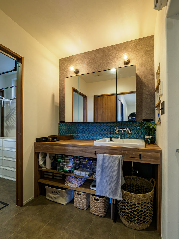 ドヒハウス 【2500万円～2999万円台／ガレージハウス】部屋からバイクを鑑賞アメリカンビンテージハウスの建築実例画像6