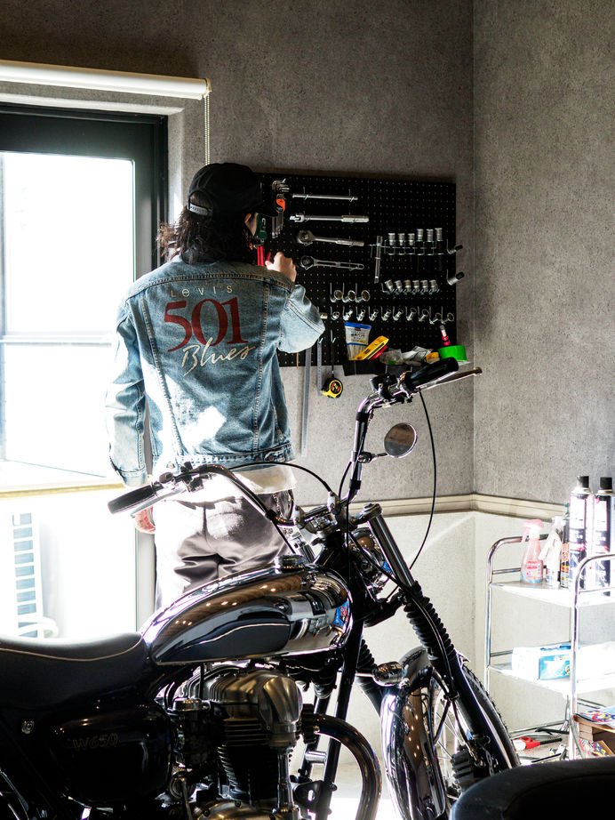 ドヒハウス 【2500万円～2999万円台／ガレージハウス】部屋からバイクを鑑賞アメリカンビンテージハウスの建築実例画像8