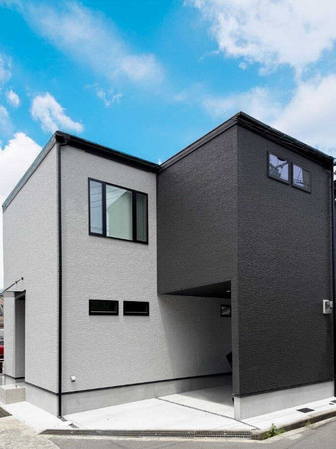 カシコ・クラッセ　樺山工務店 【兵庫県宝塚市／高性能／2000万円台】モノトーンが映えるモダンデザインの家の建築実例画像2