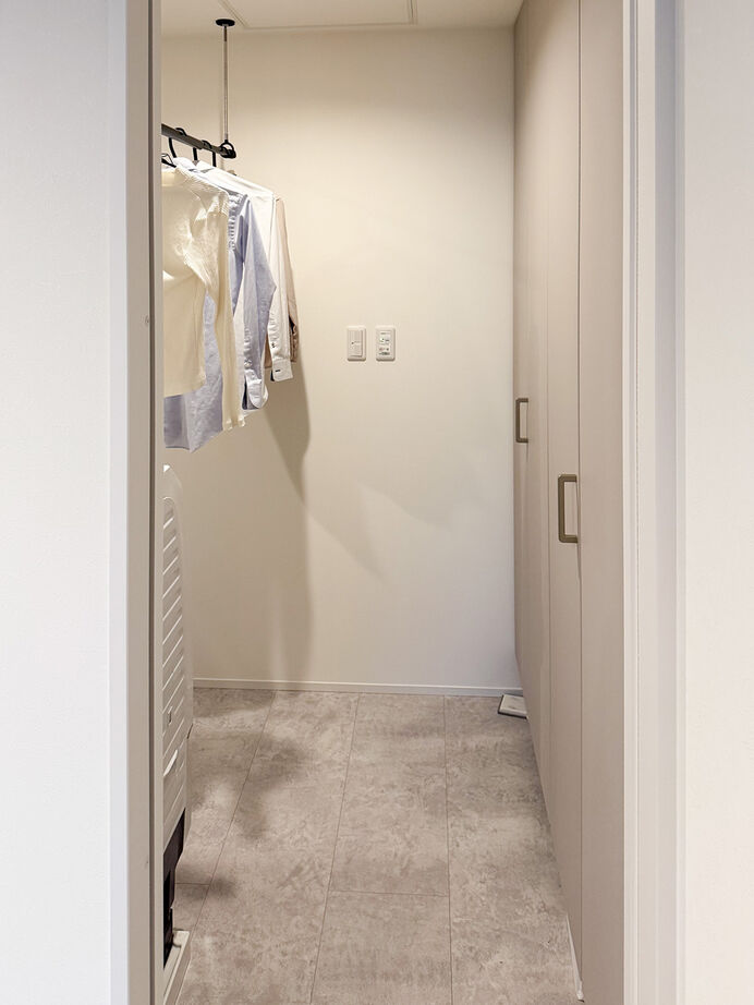 カシコ・クラッセ　樺山工務店 【兵庫県宝塚市／高性能／2000万円台】モノトーンが映えるモダンデザインの家の建築実例画像5