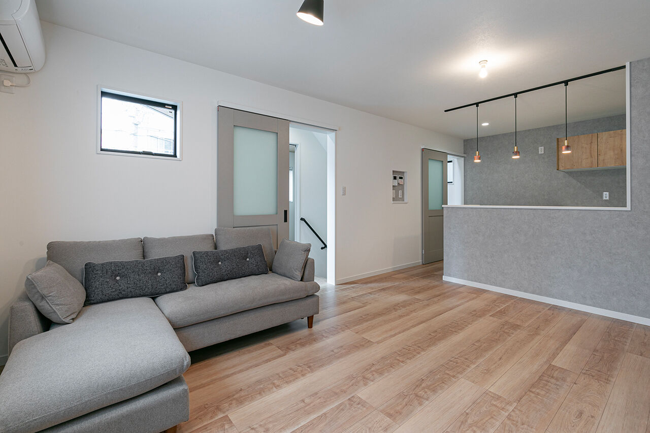 カシコ・クラッセ　樺山工務店 【大阪府大阪市／狭小／1000万円台】念願のインナーガレージのある3階建ての家の建築実例画像4