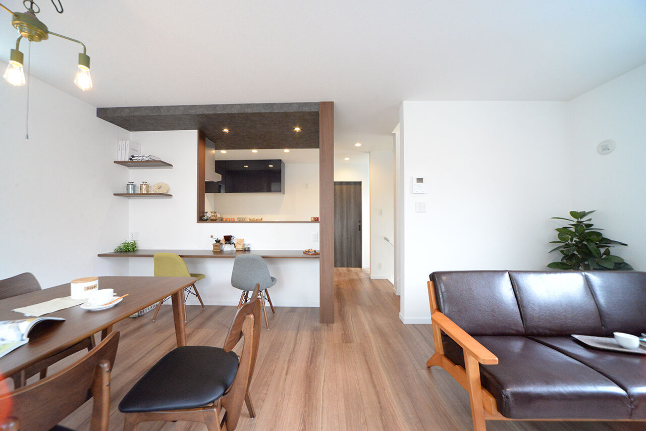 カシコ・クラッセ　樺山工務店 【大阪府吹田市／狭小／1000万円台】カフェスタイルがオシャレな狭小3階建ての建築実例画像3