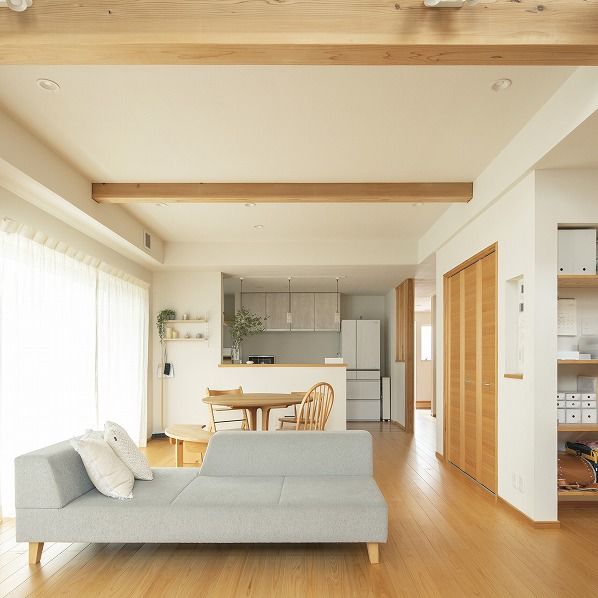 棟匠 「裸足で過ごすのが気持ちいい！」　無垢の木の優しさと全館空調で叶えたくつろぎの住まいの建築実例画像4