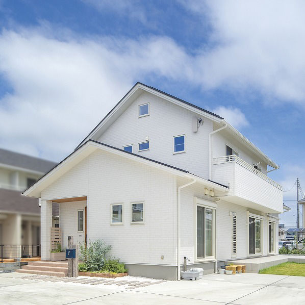 棟匠 「裸足で過ごすのが気持ちいい！」　無垢の木の優しさと全館空調で叶えたくつろぎの住まいの建築実例画像10