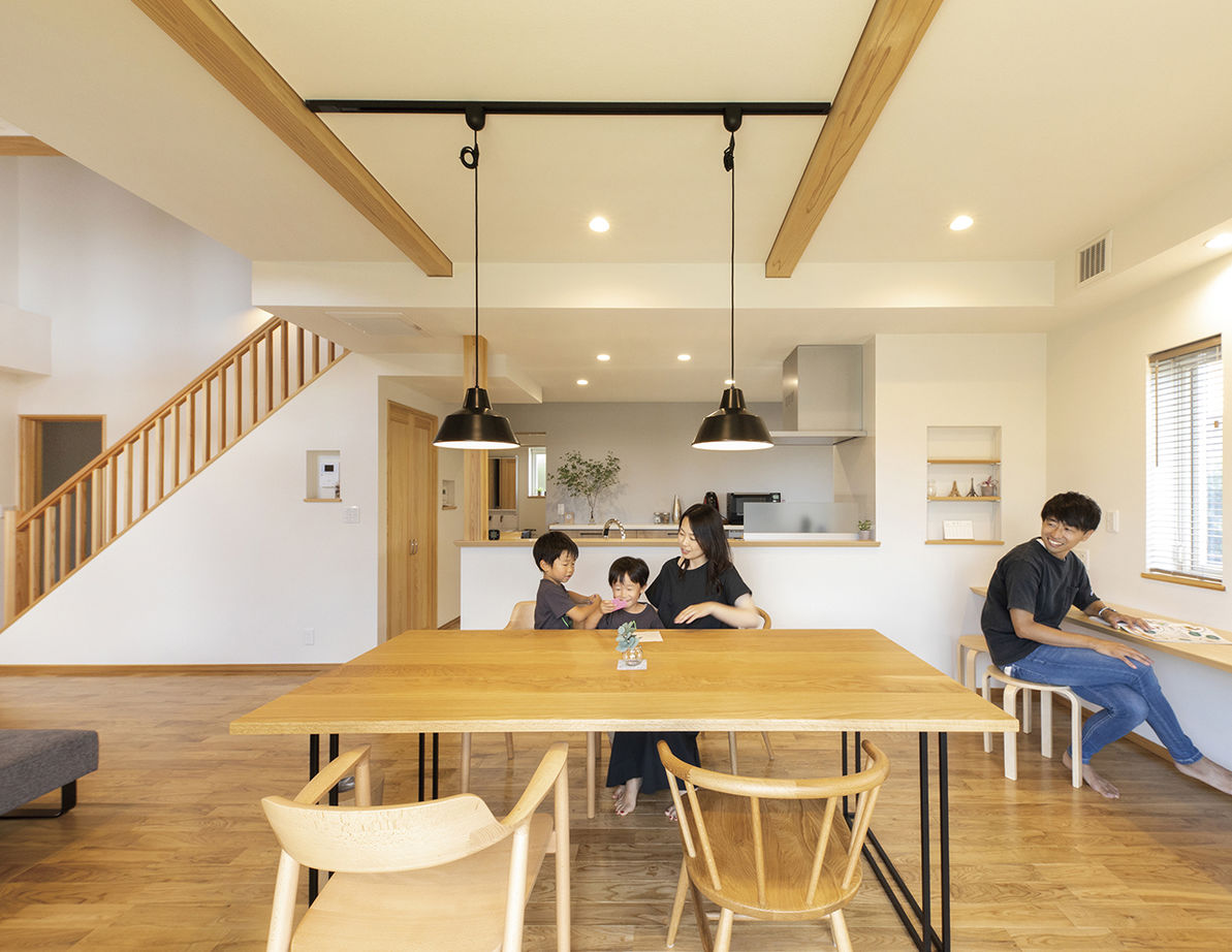 棟匠 シンプルだからこそ、居心地がいい。木のぬくもりと全館空調の快適さに包まれた、のびのび暮らせる住まいの建築実例画像4