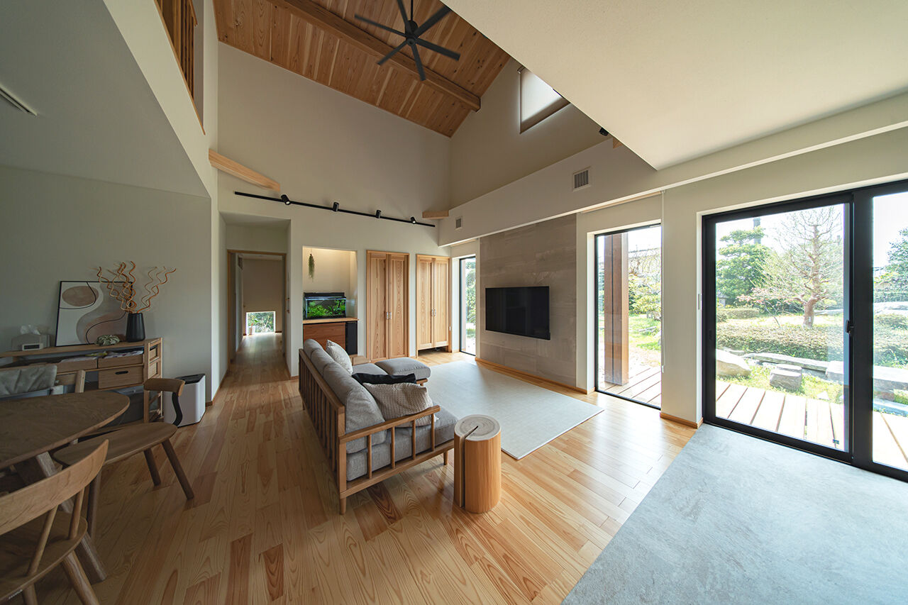 棟匠 全館空調と地元の木が決め手に。住み心地にこだわった和モダンの1.5階建て。の建築実例画像4