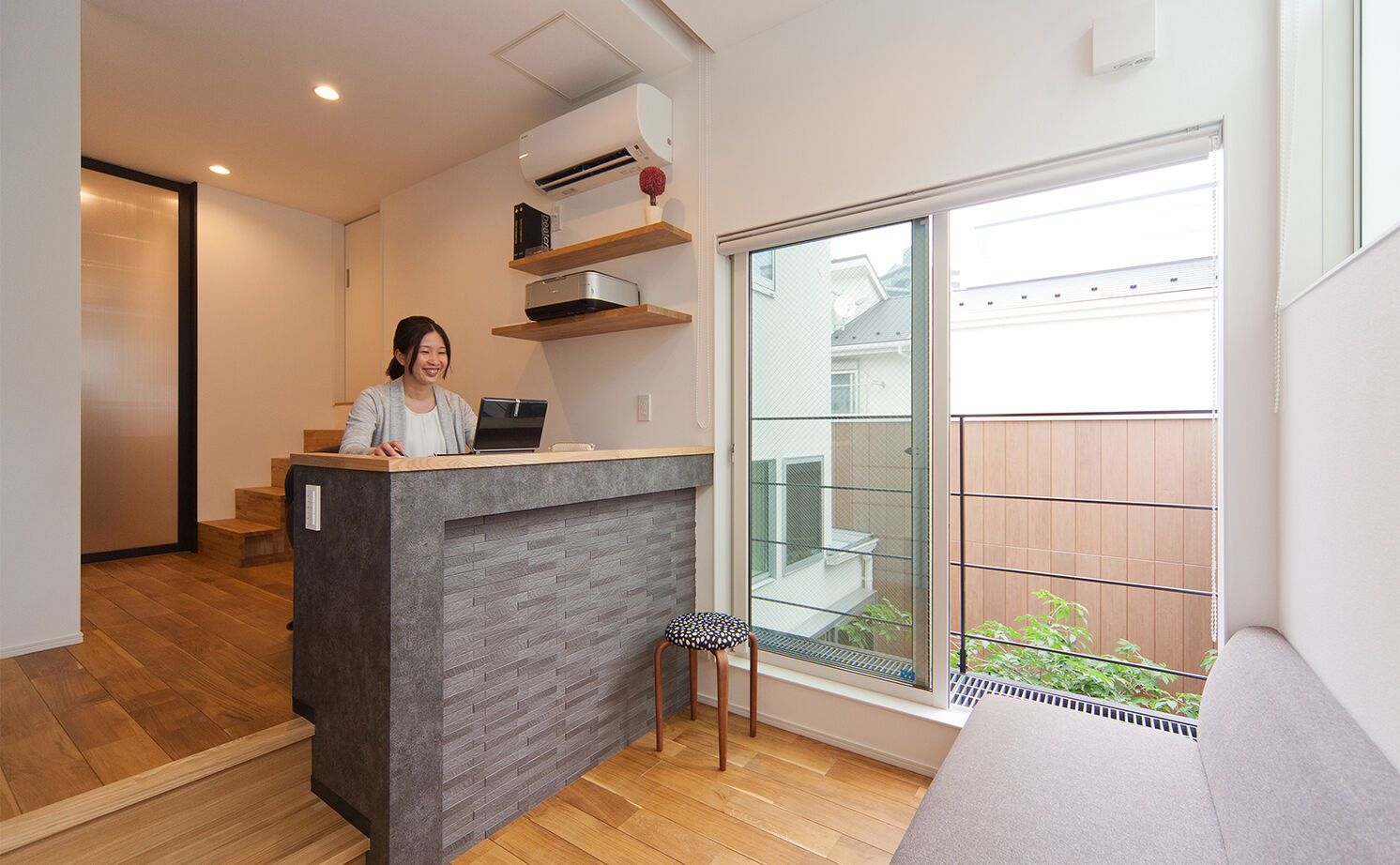 ジューケン 【狭小住宅】約35坪の角地で、3台分のビルトインガレージ、音楽室、中庭のある家の建築実例画像6