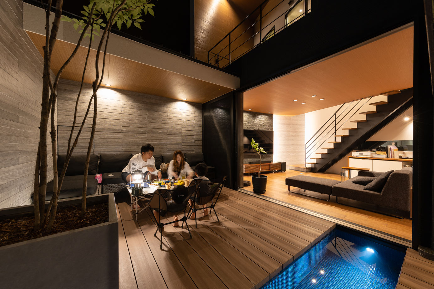 ジューケン 【リゾート感を自邸に】40坪の整形地／非日常テイストが漂う“水盤がある”中庭ライフを満喫の建築実例画像9