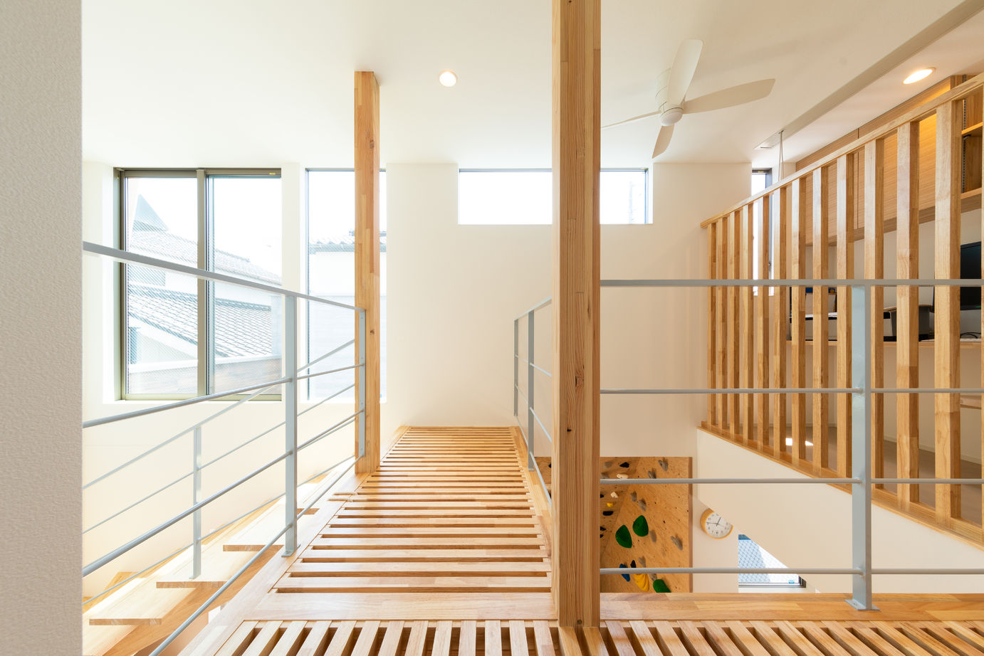 ジューケン 【街中密集地】密集地でも空を取り込んだ、家事ラクで子育てしながらボルダリングも楽しめる家 の建築実例画像6
