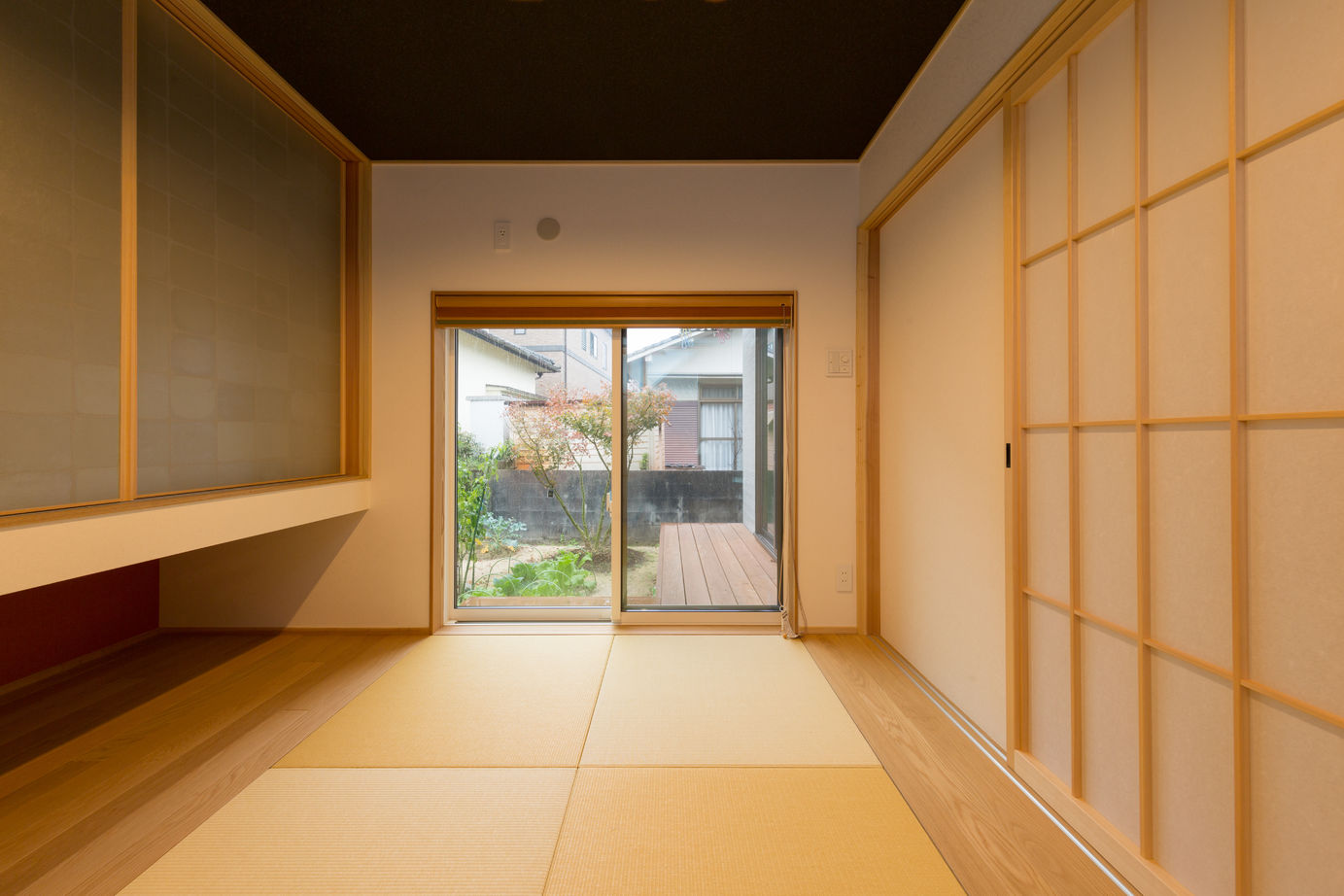 ジューケン 【変形地／約60坪の旗竿地】住宅密集地を「設計力×外構」でカバー／ 人目を気にせず明るく豊かな暮らしをの建築実例画像7