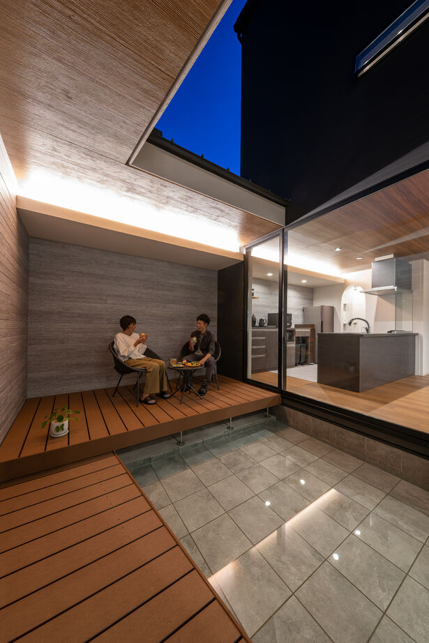 ジューケン 【土地面積約46坪】ほっと一息つける中庭から光と風が心地よく室内に届くガレージハウスの建築実例画像8