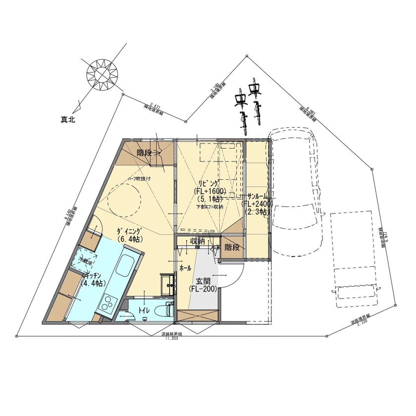 ジューケン 【変形狭小地／28坪】難しい地型でも諦めない／ 設計力で土地代も抑える「スキップフロアの家」の間取り図（3LDK＋サンルーム）1階