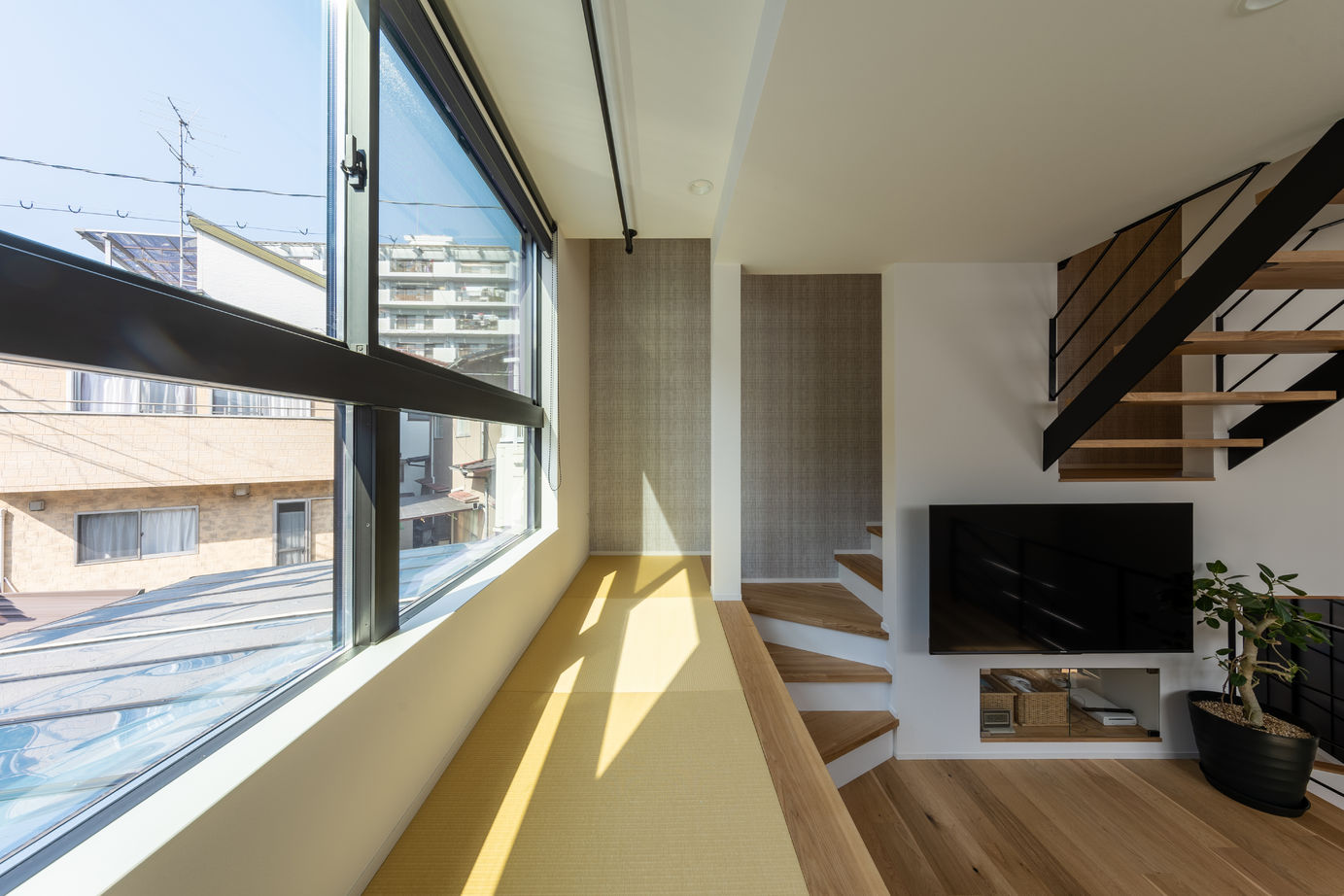 ジューケン 【変形狭小地／28坪】難しい地型でも諦めない／ 設計力で土地代も抑える「スキップフロアの家」の建築実例画像5