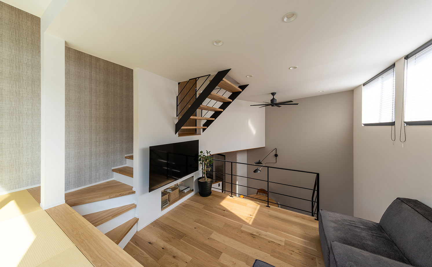 ジューケン 【変形狭小地／28坪】難しい地型でも諦めない／ 設計力で土地代も抑える「スキップフロアの家」の建築実例画像7