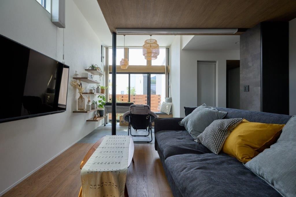 ジューケン 【土地面積約42坪】変形地の苦手をくの字で解消。陽射したっぷりなガーデンスペースのある家の建築実例画像2