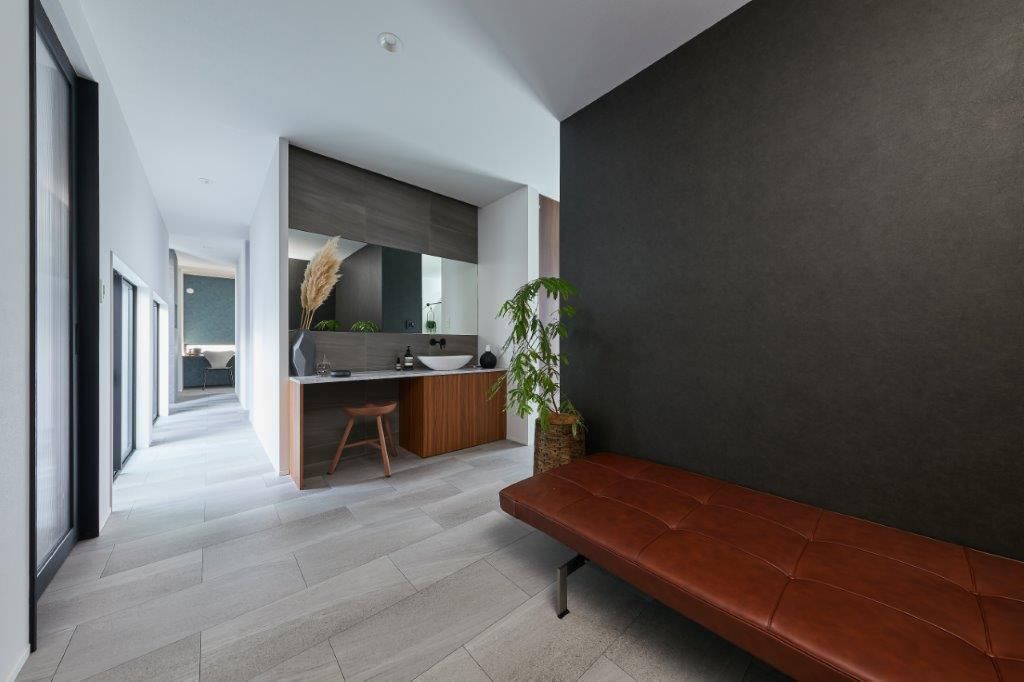 ジューケン 【高級感】約100坪の敷地に建つ「ロの字型の中庭×ビルトインガレージ」がある“憧れの平屋”の建築実例画像7