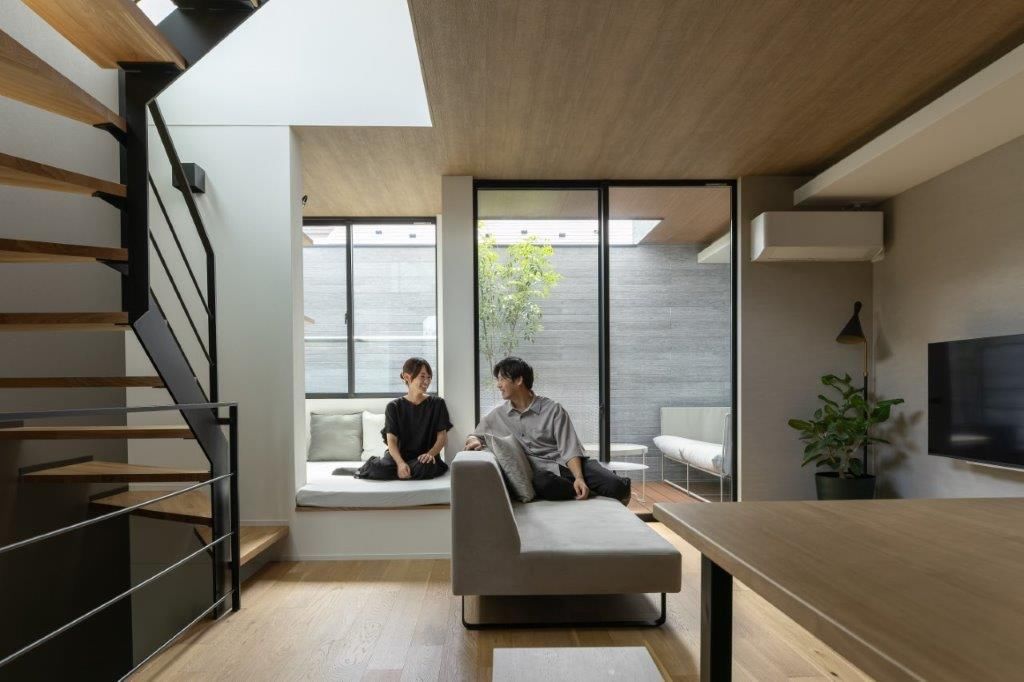 ジューケン 【狭小３階建】密集地のビハインドを逆手に考えてみる ／ 外部空間を味方につけたジャパンディスタイルの家の建築実例画像4