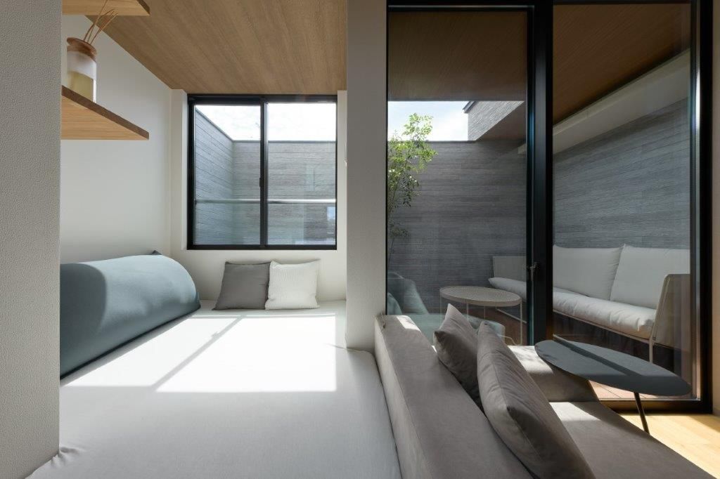 ジューケン 【狭小３階建】密集地のビハインドを逆手に考えてみる ／ 外部空間を味方につけたジャパンディスタイルの家の建築実例画像5