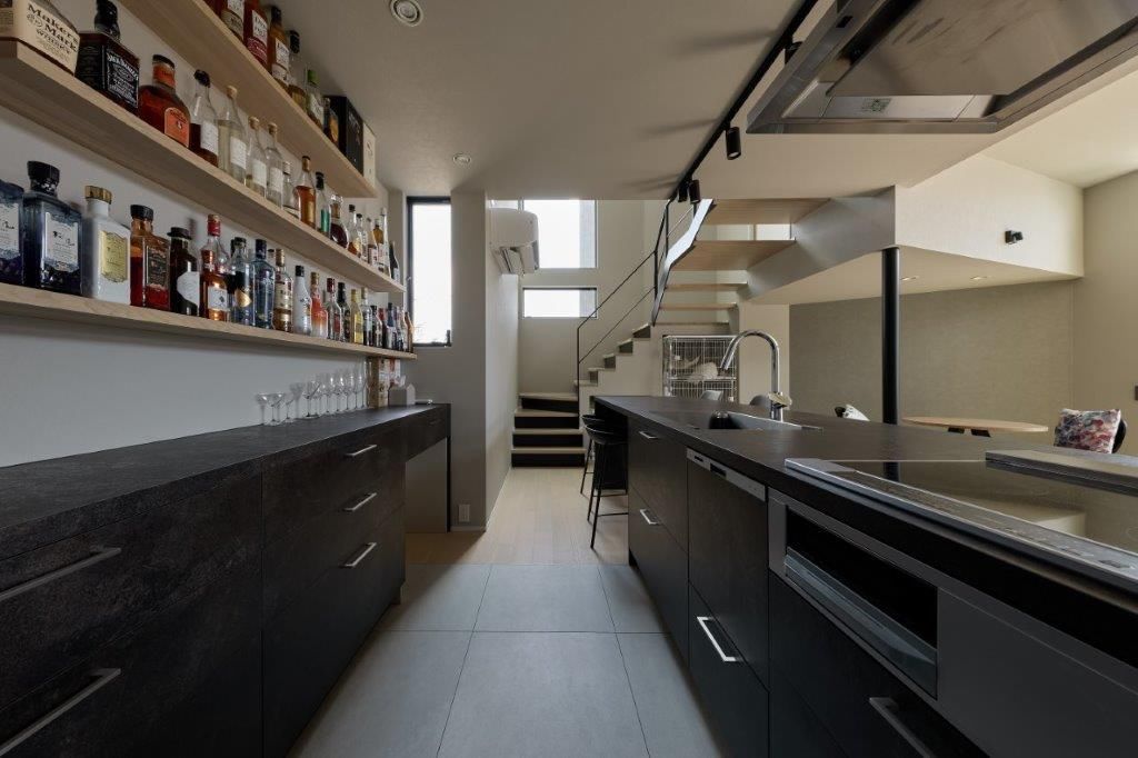 ジューケン 【角地/整形地】整形地に遊び心ある間取りとペットも喜ぶスキップフロアのある家の建築実例画像2