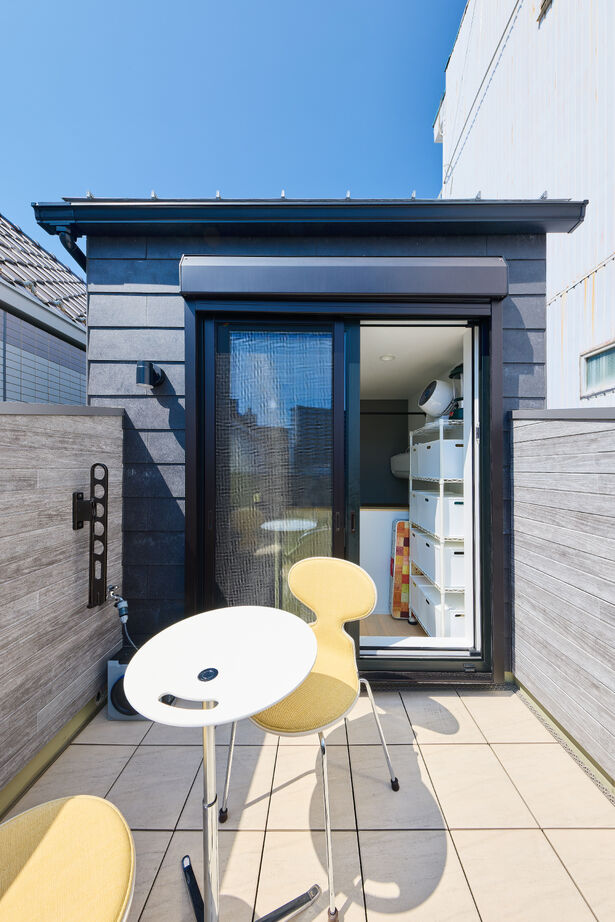 ジューケン 【狭小地・街中】ビルに挟まれた間口4.5ｍの狭小地に広がりと夢を詰め込んだスキップフロアの家の建築実例画像9