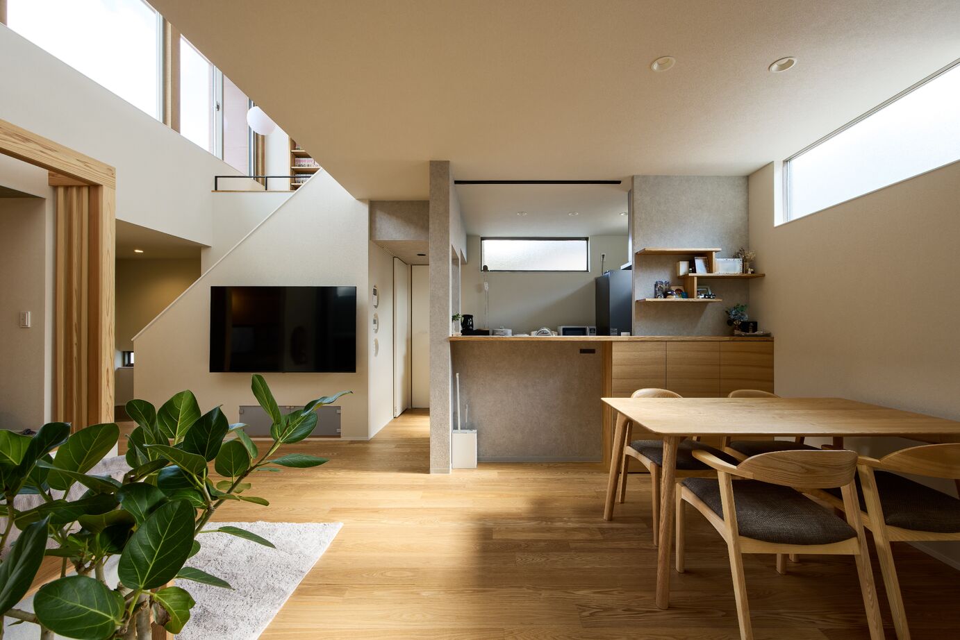 ジューケン 【整形地・北欧×和】空が見える吹抜けと”スキップフロア”の書斎がある家の建築実例画像5