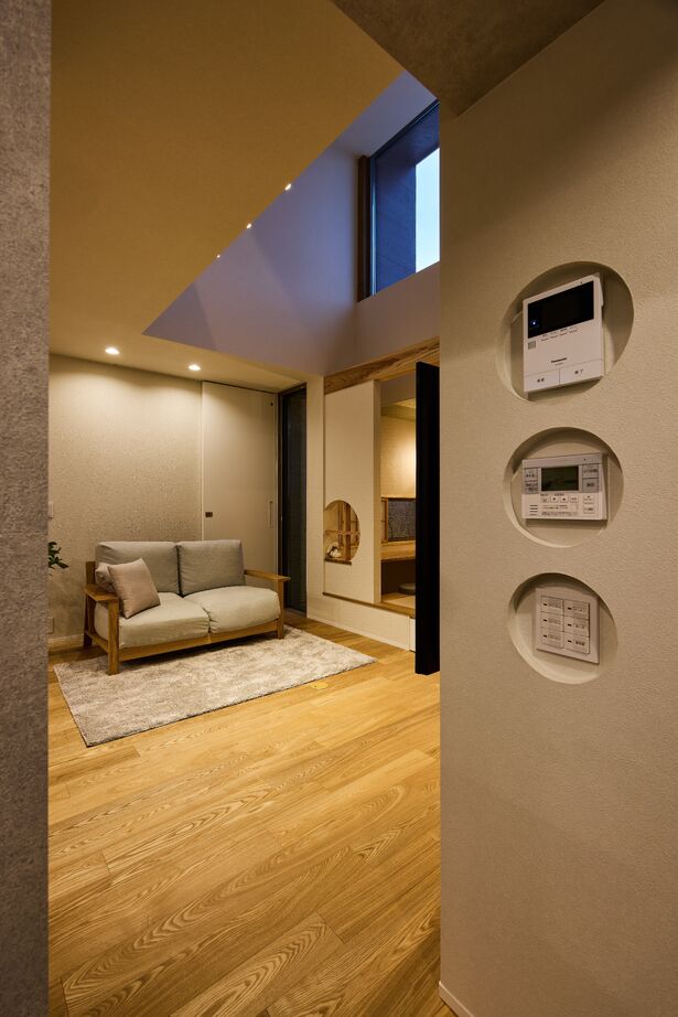 ジューケン 【整形地・北欧×和】空が見える吹抜けと”スキップフロア”の書斎がある家の建築実例画像9