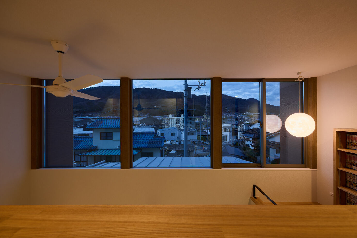 ジューケン 【整形地・北欧×和】空が見える吹抜けと”スキップフロア”の書斎がある家の建築実例画像10