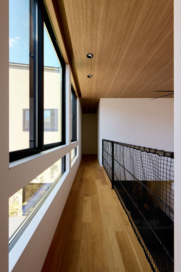 ジューケン 【整形地】2度目の家づくりで叶えた中庭×空中廊下のある吹抜けで開放的な家の建築実例画像8